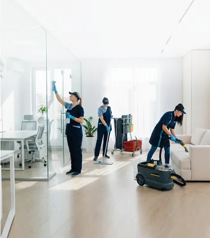 Комплекснаяуборкадля бизнеса Ежедневное обслуживание офисови коммерческих помещений. Обеспечиваем безупречныйпорядок.